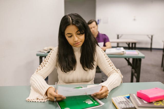 girl-holding-grades