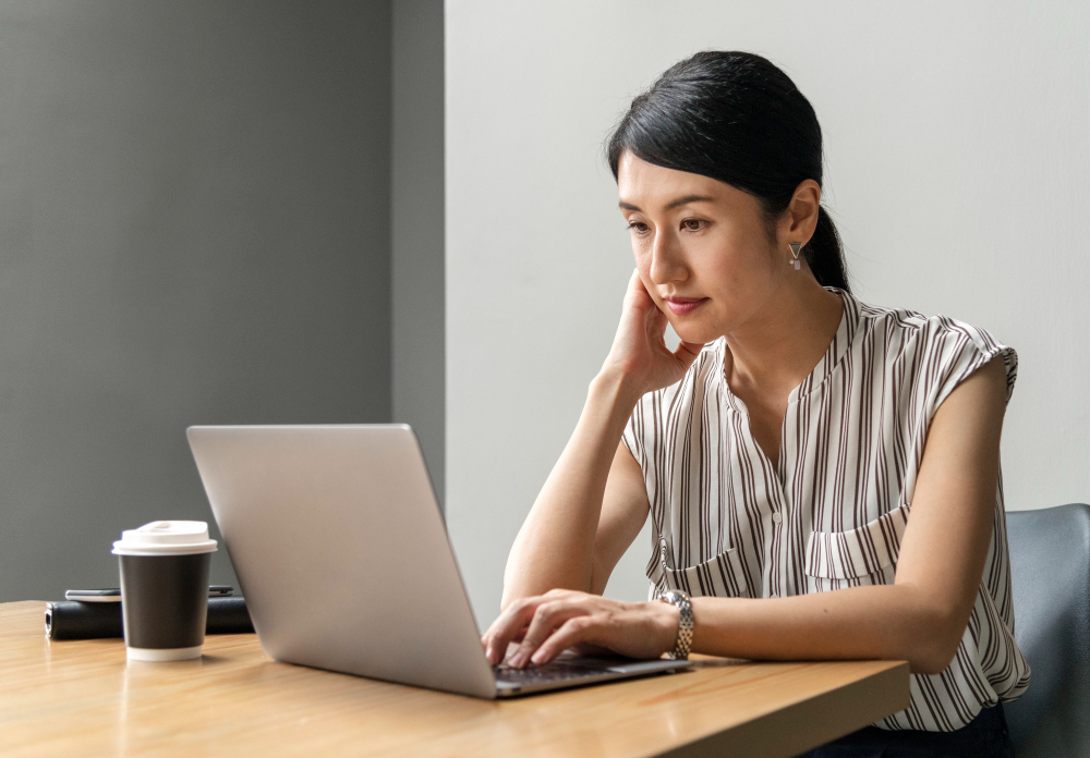 woman-working-on-laptop